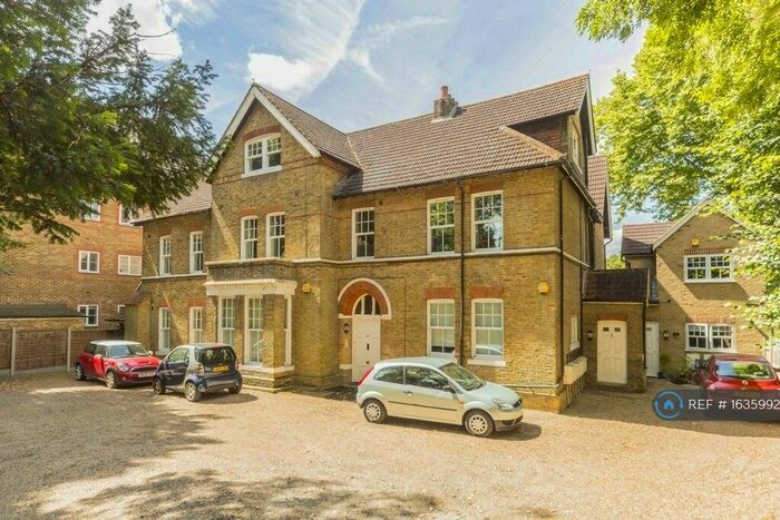 2 Bedroom Flat To Rent In Court Road, London, SE9