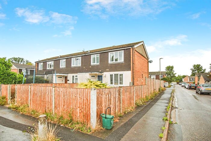 3 Bedroom End Of Terrace House For Sale In Lodden Avenue, Berinsfield, Wallingford, OX10