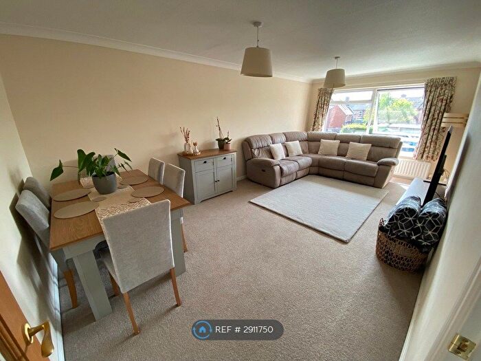 2 Bedroom Flat To Rent In Riversdale, Wimborne, BH21