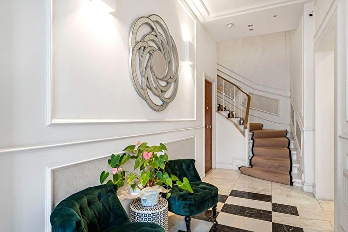 1 Bedroom Flat For Sale In Princes Square, Bayswater, W2