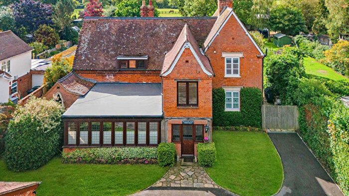 4 Bedroom Detached House For Sale In Forest Road, Wokingham, Berkshire, RG40