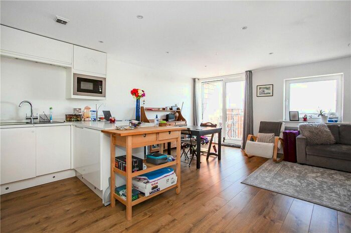 2 Bedroom Flat To Rent In Holland Gardens, Brentford, TW8