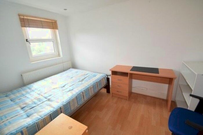 Studio To Rent In New Cross Road, New Cross, SE14