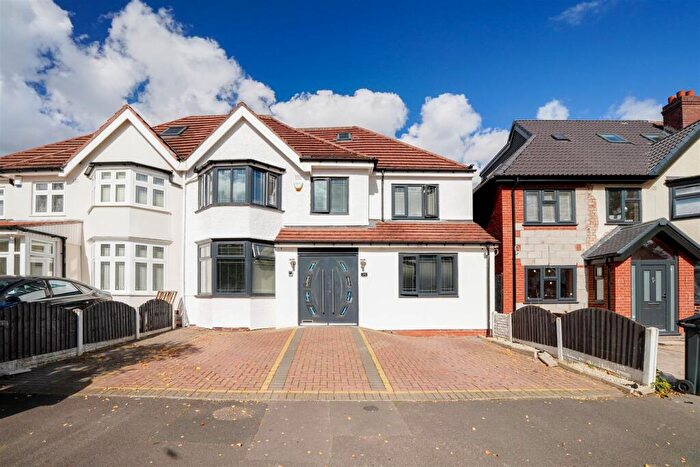 8 Bedroom Semi-Detached House For Sale In Wycome Road, Hall Green, B28