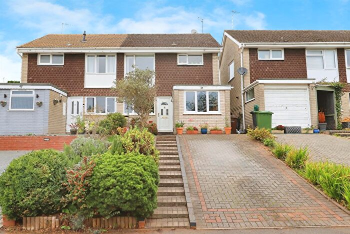 3 Bedroom Semi-detached House For Sale In Ferndale Crescent, Kidderminster, DY11
