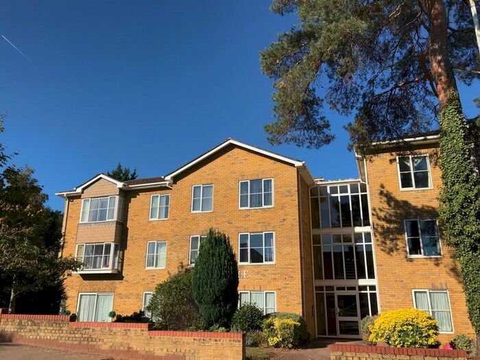 3 Bedroom Flat To Rent In St Johns Hill, Sevenoaks, Kent, TN13