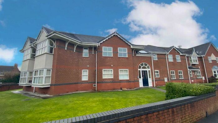 2 Bedroom Flat To Rent In Gratrix Lane, Sale, M33