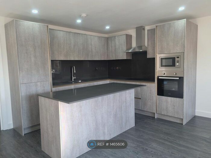 2 Bedroom Flat To Rent In High Street, Gravesend, DA11