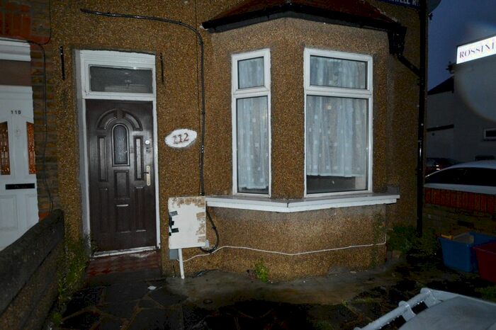 2 Bedroom Flat To Rent In Cromwell Road, Ground Floor Flat, Hounslow TW3