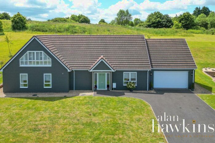 4 Bedroom Detached House For Sale In Wiltshire Leisure Village, Royal Wootton Bassett, SN4