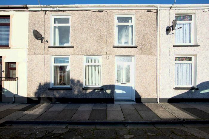 2 Bedroom Terraced House To Rent In High Street, Bedlinog, Treharris, CF46