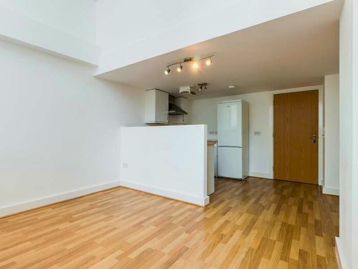 1 Bedroom Property To Rent In Kilvey Terrace St Thomas, Swansea, SA1