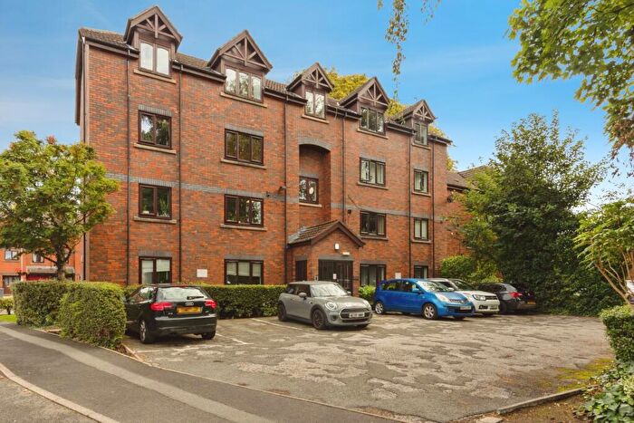2 Bedroom Flat For Sale In Evans Close, Didsbury, Manchester, Greater Manchester, M20