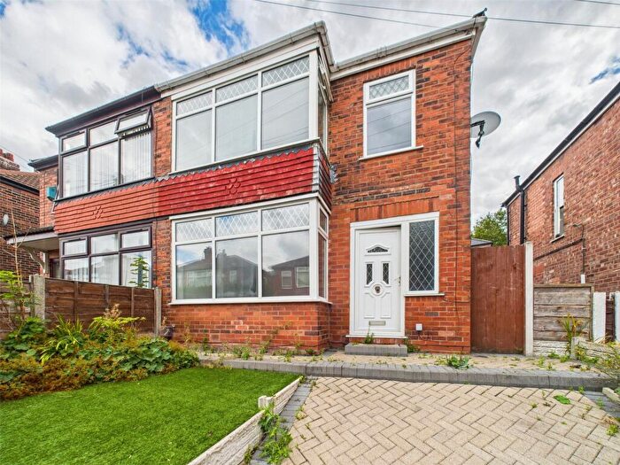 3 Bedroom Semi-Detached House To Rent In Woodlands, Failsworth, Manchester, M35