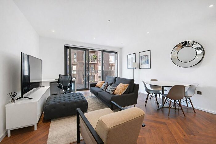 2 Bedroom Flat For Sale In Capital Building, Embassy Gardens, SW11