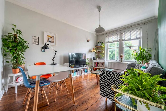 2 Bedroom Flat To Rent In Hopton Road, Streatham, London, SW16
