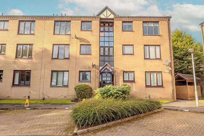 2 Bedroom Flat For Sale In Castle Court, Kirkintilloch, G66