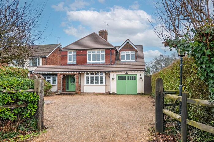 4 Bedroom Detached House For Sale In Chapel Road, Smallfield, RH6