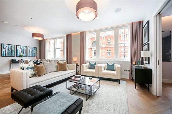2 Bedroom Flat To Rent In Southampton Street, Covent Garden, WC2E