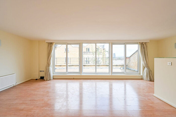 1 Bedroom Flat For Sale In Cold Harbour, , Canary Wharf, London, E14