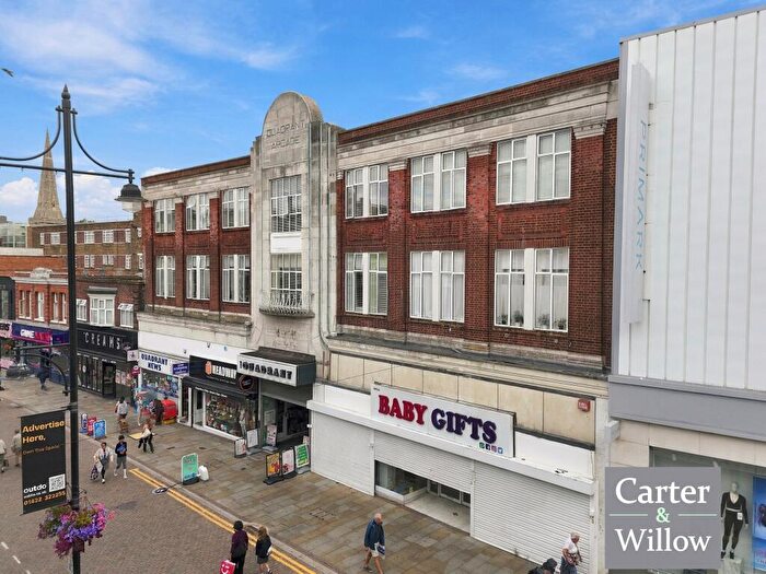 2 Bedroom Flat For Sale In Byron Court, South Street, Romford, RM1