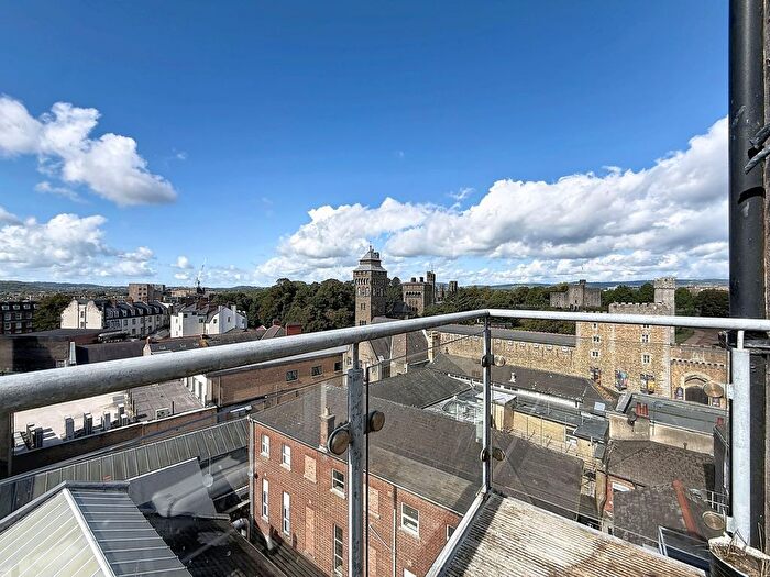 2 Bedroom Flat For Sale In High Street, Cardiff, CF10