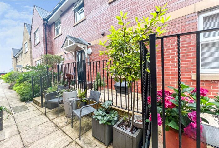 2 Bedroom Apartment To Rent In Grove Court, Worksop, S80