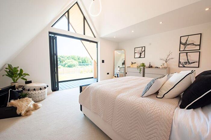 5 Bedroom Detached House For Sale In Kings Avenue, Sandwich Bay, CT13