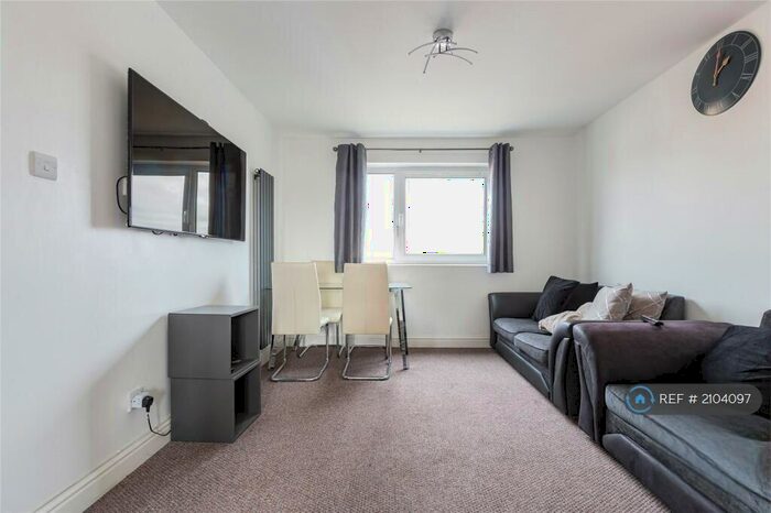 4 Bedroom Flat To Rent In Salisbury Road, Dagenham, RM10