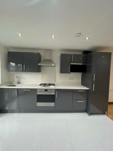 2 Bedroom Flat To Rent In Manor Road, Mitcham, CR4