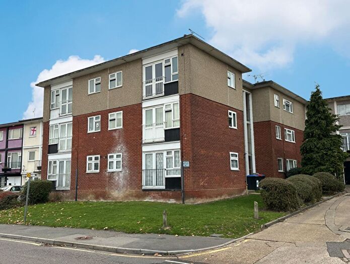 1 Bedroom Flat For Sale In Long Riding, Basildon, Essex, SS14