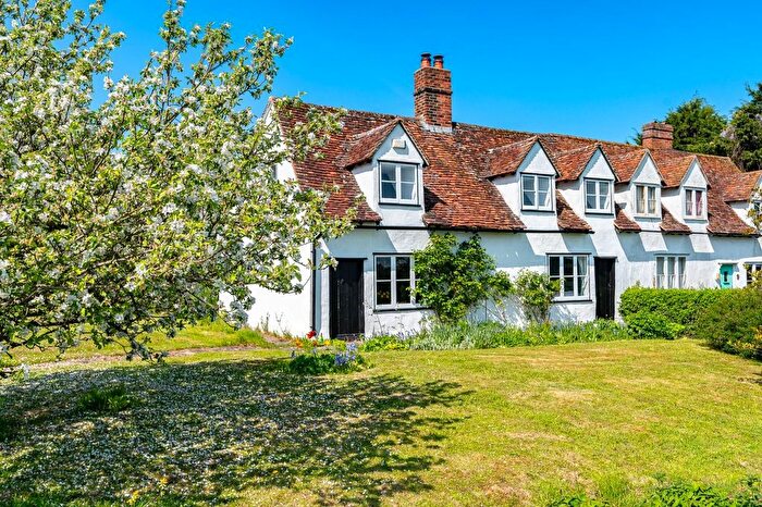 3 Bedroom Semi-Detached House For Sale In Parsonage Downs, Dunmow, CM6