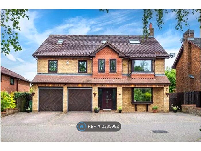 Studio To Rent In Shenley Lodge, Milton Keynes, Buckinghamshire, MK5