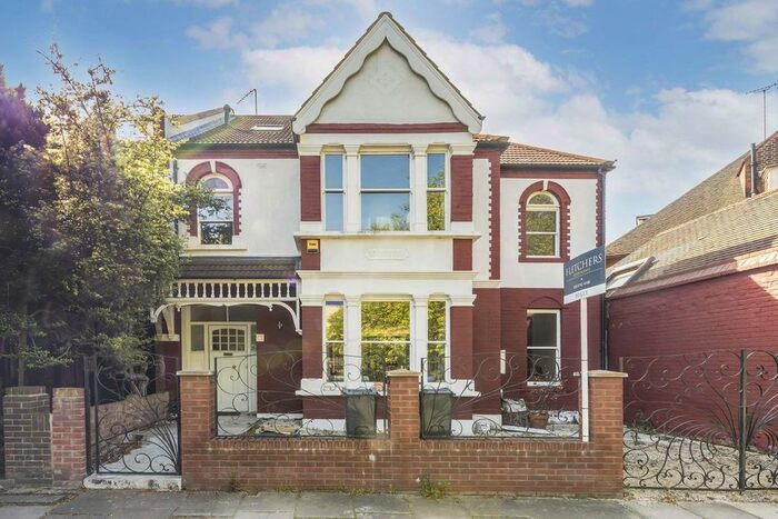 3 Bedroom Semi-Detached House To Rent In Sutton Lane South, London, W4