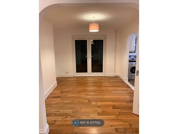 3 Bedroom Terraced House To Rent In Penrhyn Road, Northampton, NN4