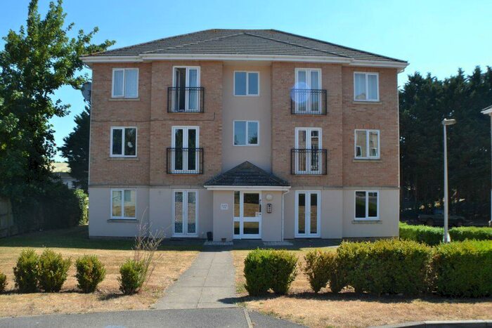 2 Bedroom Flat To Rent In Tarn Howes Close Thatcham, RG19