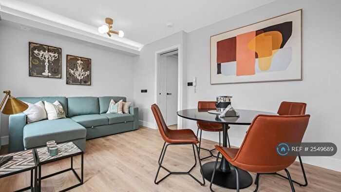 3 Bedroom Flat To Rent In Islington Park Street, London, N1