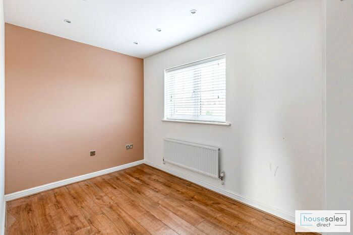 4 Bedroom Detached House For Sale In Thornbridge Close, Rushden, NN10