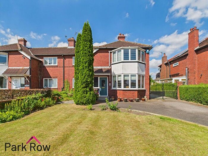 3 Bedroom Semi Detached House For Sale In Milford Road, Sherburn In Elmet, Leeds, LS25