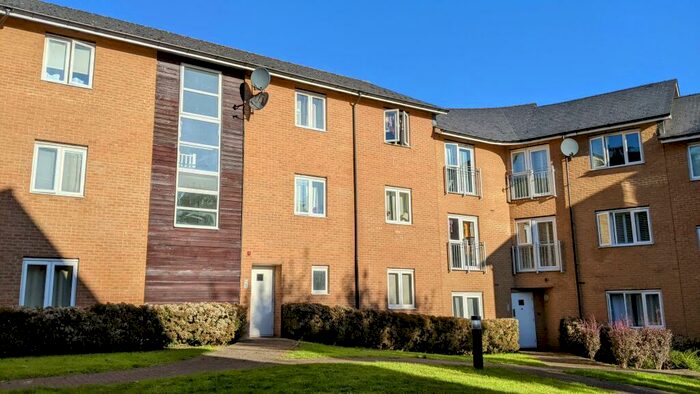 1 Bedroom Apartment To Rent In Hengist Way, Wallington, SM6