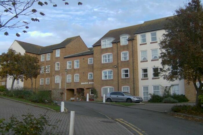 1 Bedroom Flat To Rent In Cobbs Place, Margate, Kent, CT9