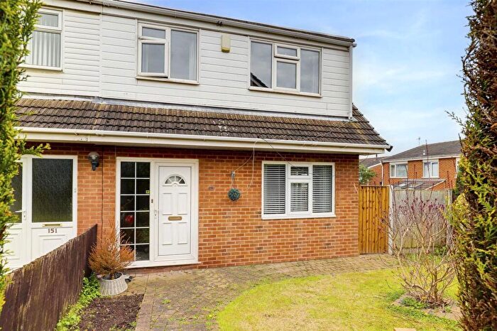 3 Bedroom Semi-Detached House For Sale In Rolleston Drive, Arnold, NG5