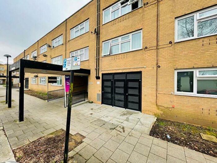Studio To Rent In North Tenth Street, Cmk, MK9