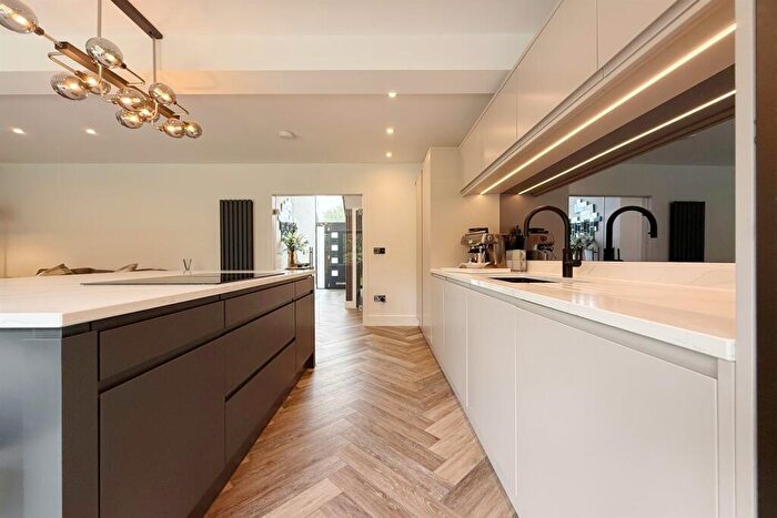 5 Bedroom Detached House For Sale In Victoria Way, Bramhall, SK7