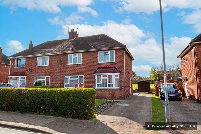 3 Bedroom Semi-Detached House For Sale In Cherry Tree Road, Gainsborough, DN21