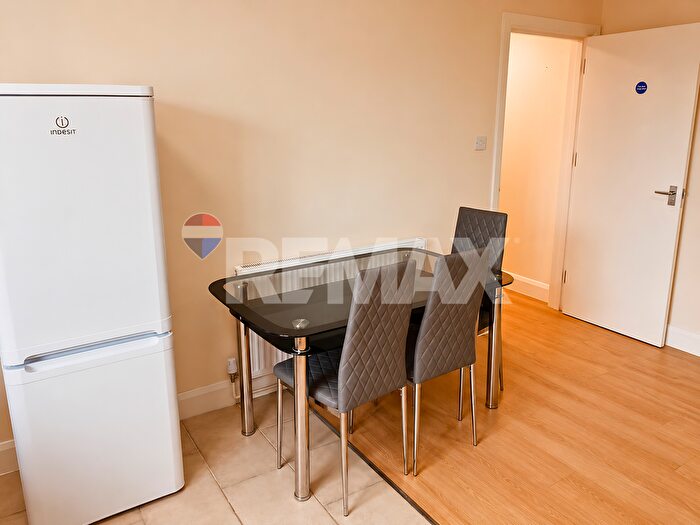 1 Bedroom Flat To Rent In Ilford Lane, Ilford, IG1