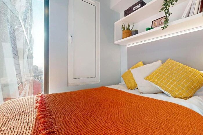 Studio To Rent In Commercial Road, London, E1