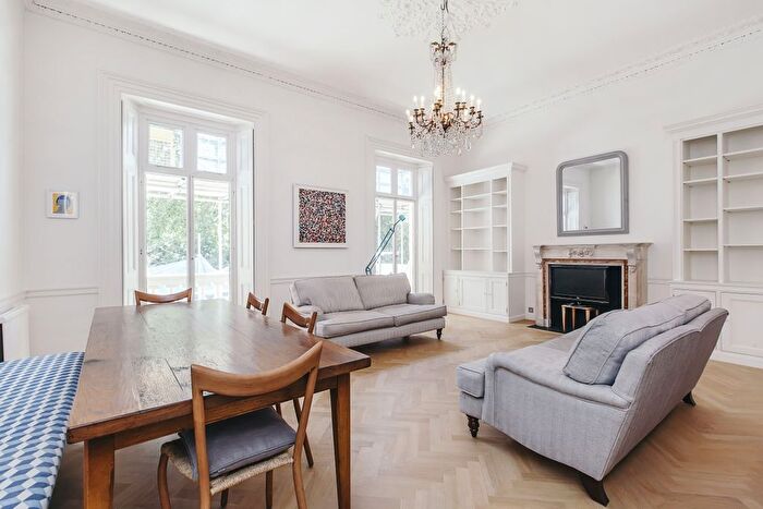 3 Bedroom Flat To Rent In Warwick Square, London, SW1V