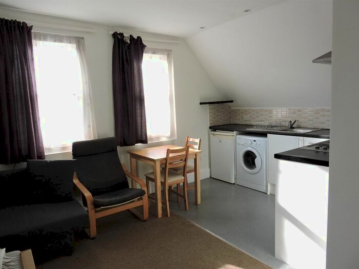 1 Bedroom Flat To Rent In Myddleton Road, London, N22