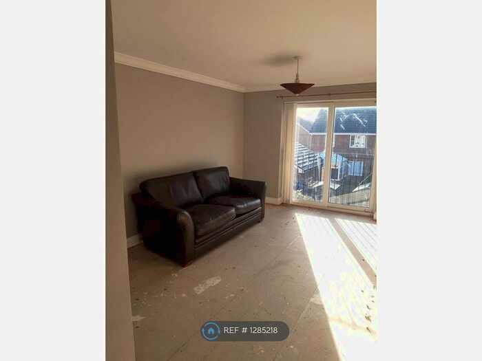 1 Bedroom Flat To Rent In Bridge Road, Park Gate, Southampton SO31